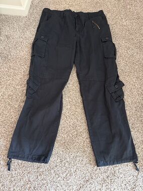 Men's Black Cargo Pants with Multi-Pocket Utility Design